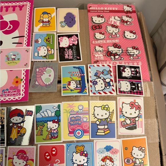 Hello Kitty Sticker Album - Picture 6 of 7